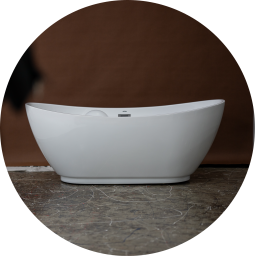 Bathtub without water